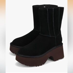 NWT/NWB UGG Classic Twin Seam Short New Heights Boots Size 7